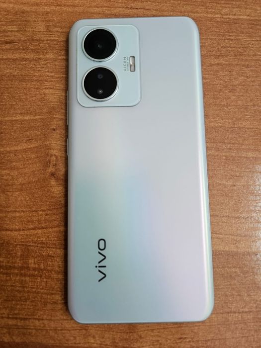Vivo y 55 в идельном состоянии