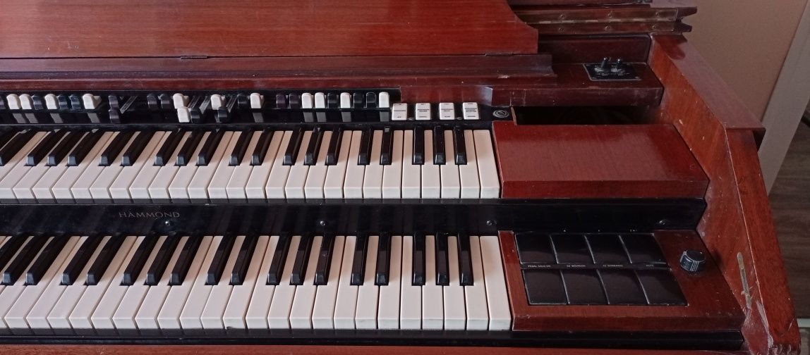 Hammond organ RT3