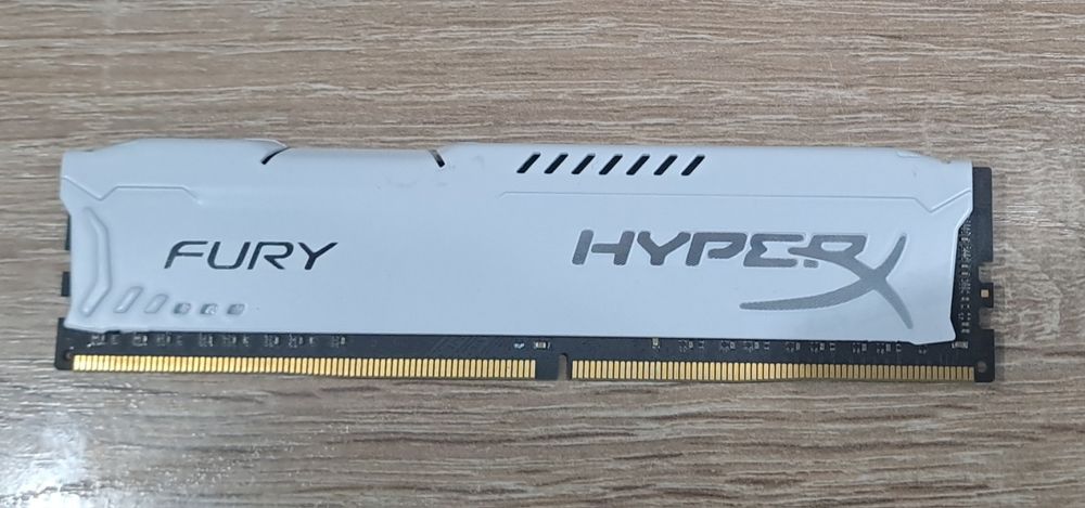 Продам оперативную память ddr4 8 gb 2666