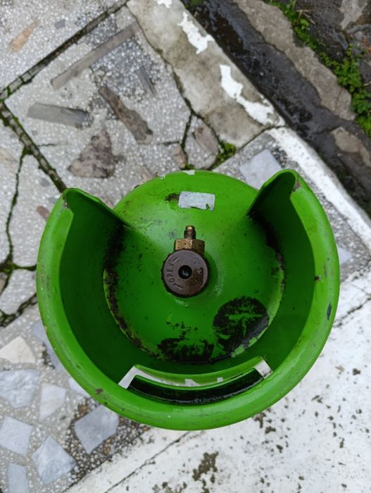 Продавам газова бутилка 16 литра