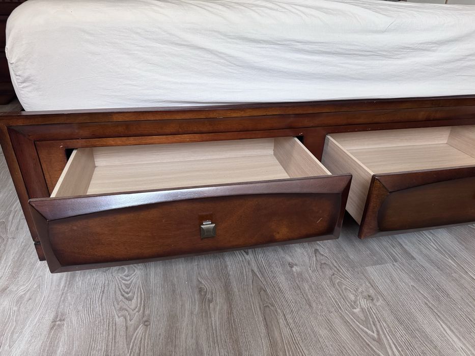 Set complet dormitor lemn + tăblie tapițată