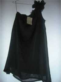Шелково-капроновое шикарное мини платье с рюшами на одно плечо