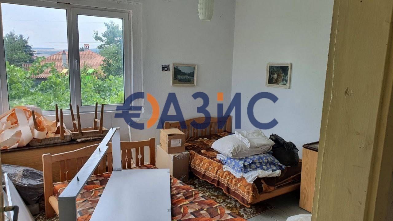 Къща на 2 етажа-73 кв. м.+ двор 600 кв. м., с. Горица,Общ. Поморие