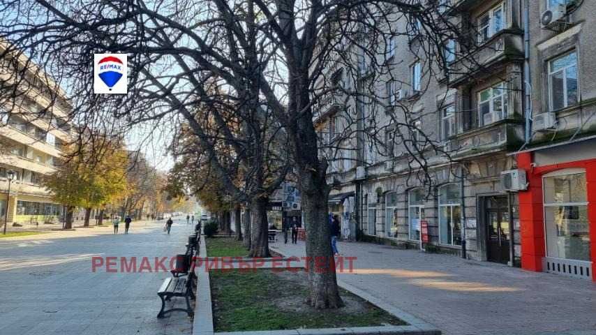 Продава се Едностаен апартамент в Русе, Център - 46 кв.м за 1696 €/кв.м - Снимка #2