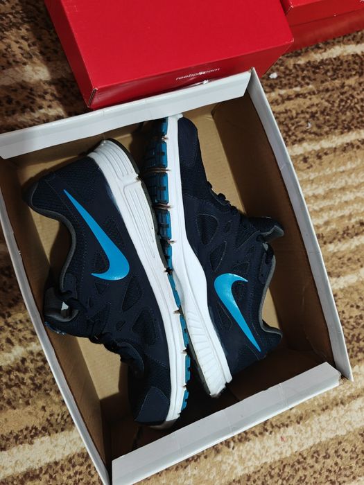 Adidasi Nike 42,5