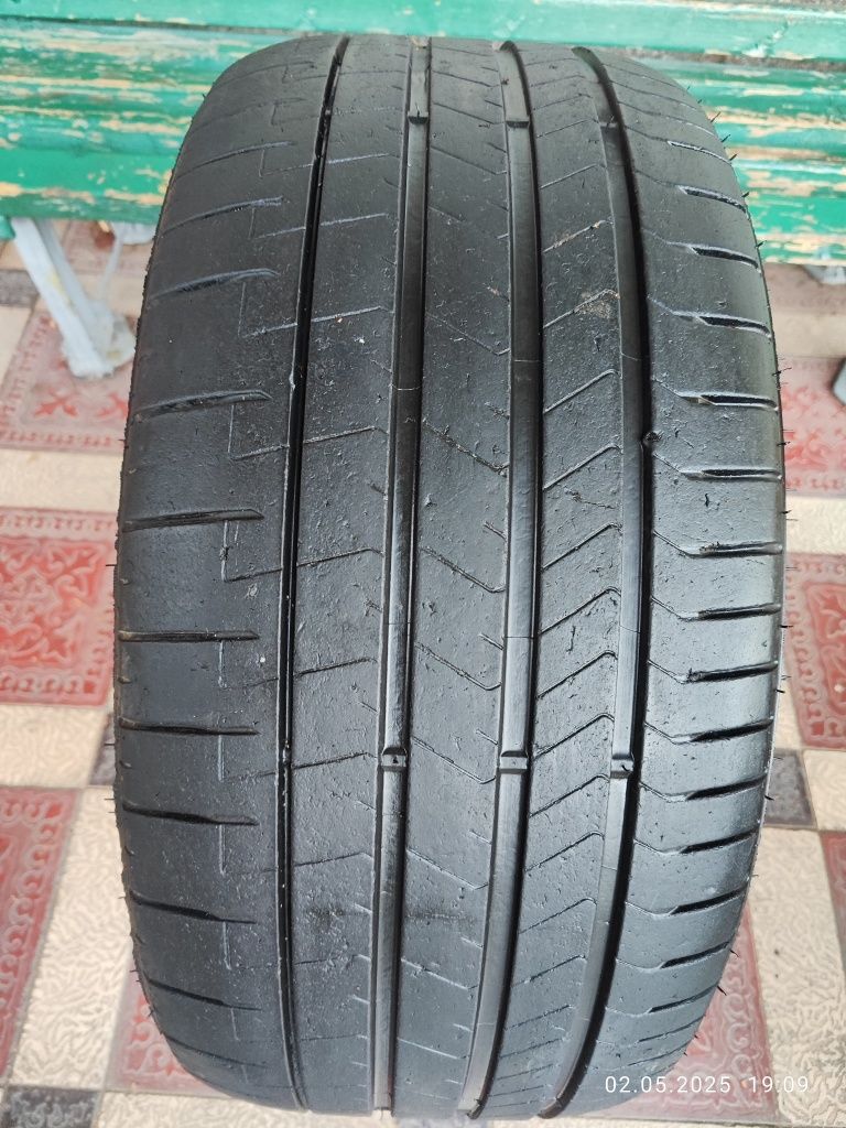 pirelli p zero 275/35 R23