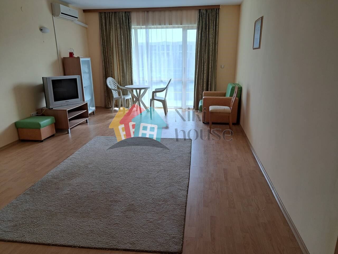 Продава се Двустаен апартамент в к.к. Златни пясъци - 101 кв.м за 694 €/кв.м - Снимка #1