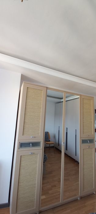 Шкаф , тумба и зеркало