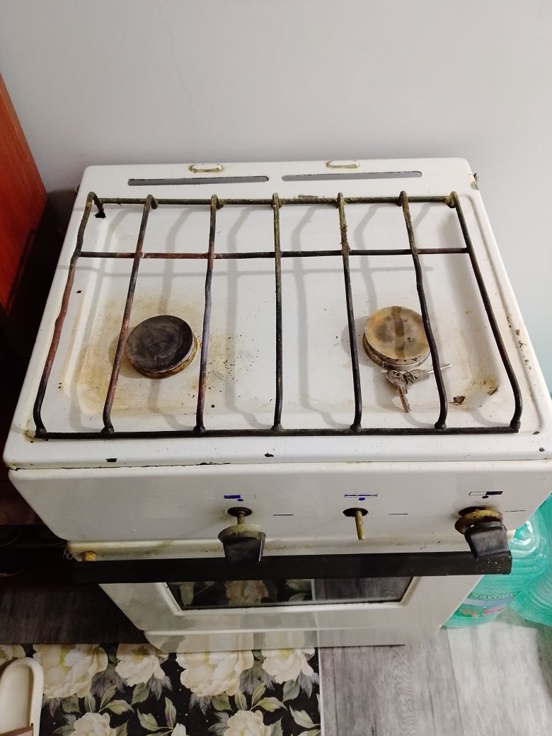 Gaz plitasi sotiladi