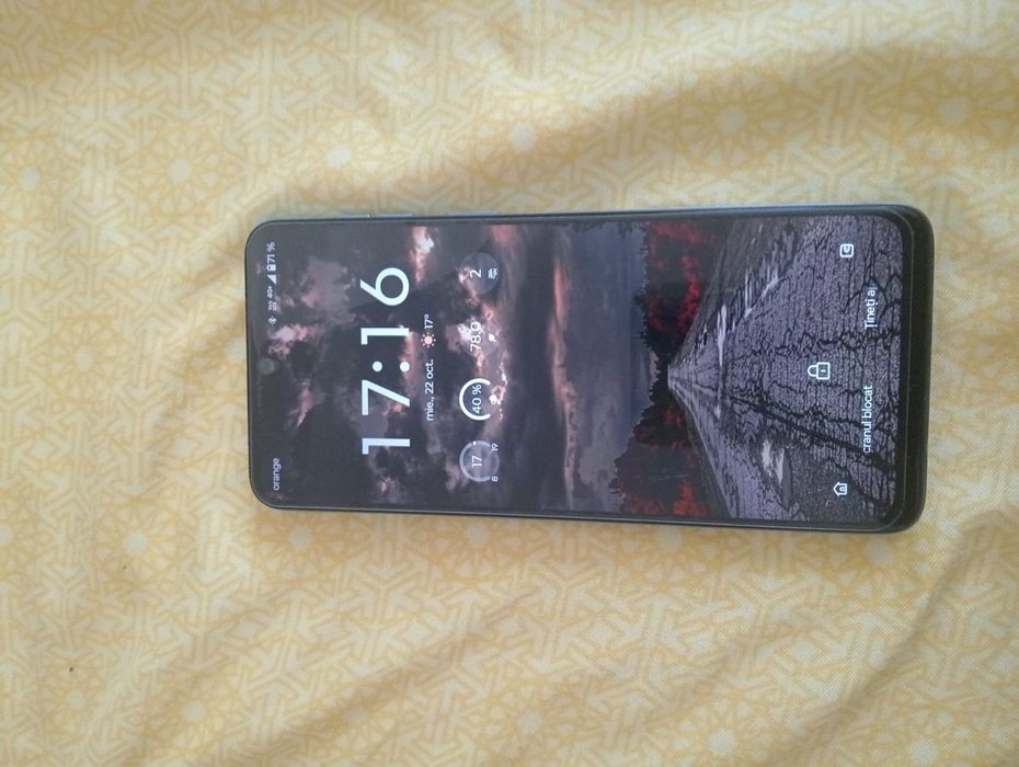 Model impecabil cu baterie mare