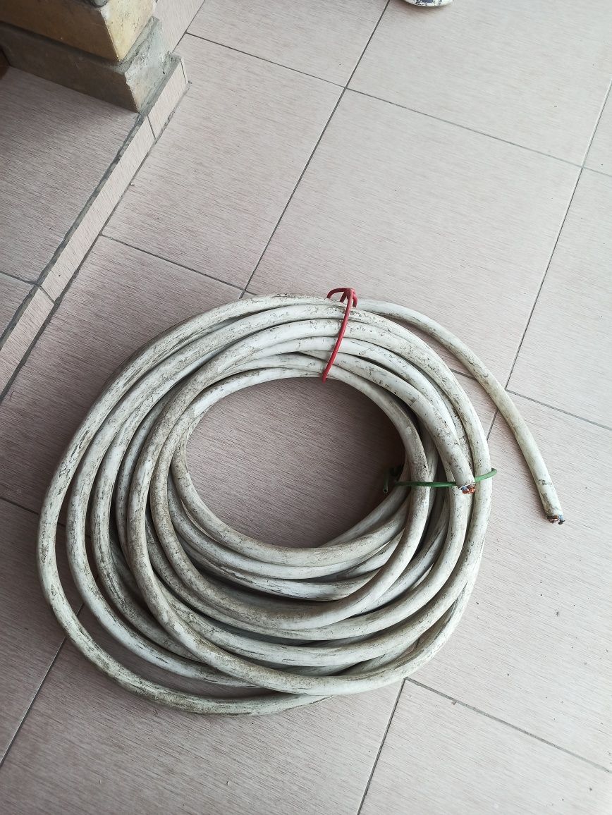 Kabel sotiladi ichida misi  bor