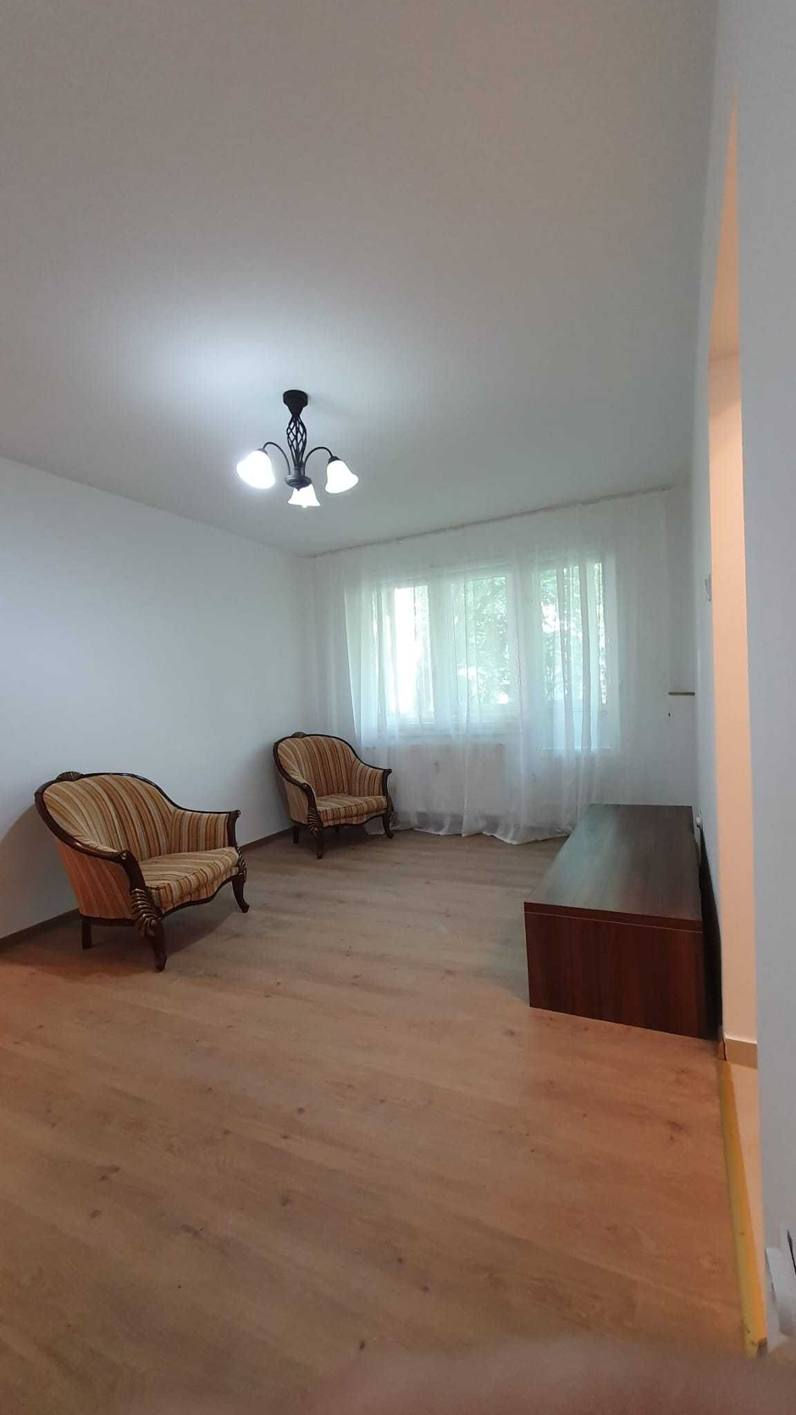 Vand apartament 3 camere, etaj 1, Bucurestii Noi.