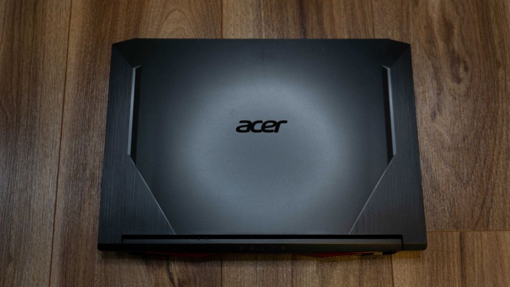 Laptop gaming Acert Nitro 5 Ryzen 7 4800H GTX 1650Ti 16Gb ram 144hz