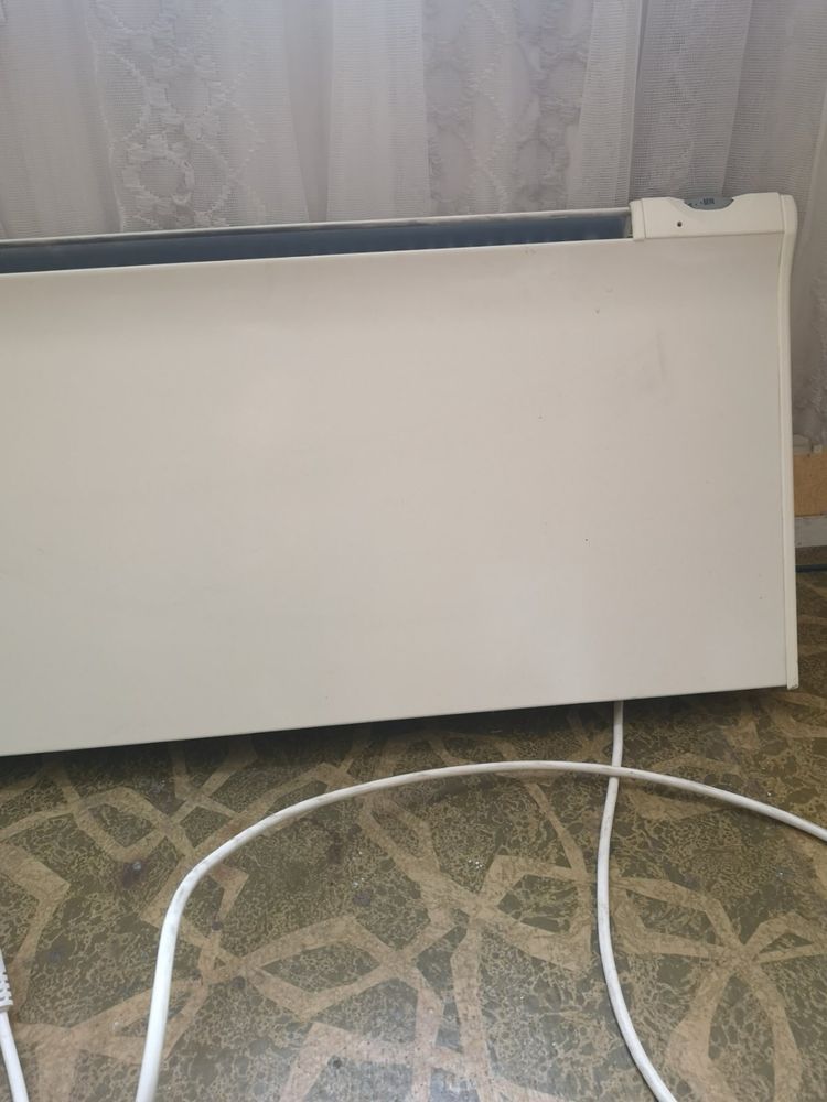 Продавам 2 броя конвекторни радиатора