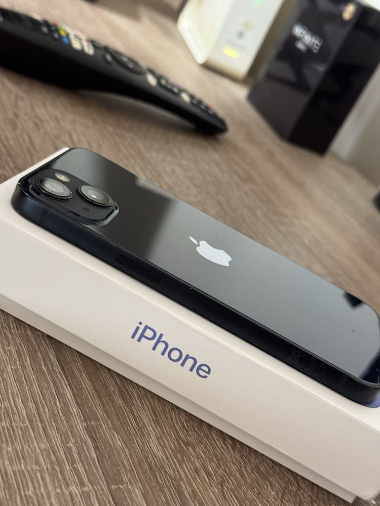Vand Iphone 13  detalii mai jos