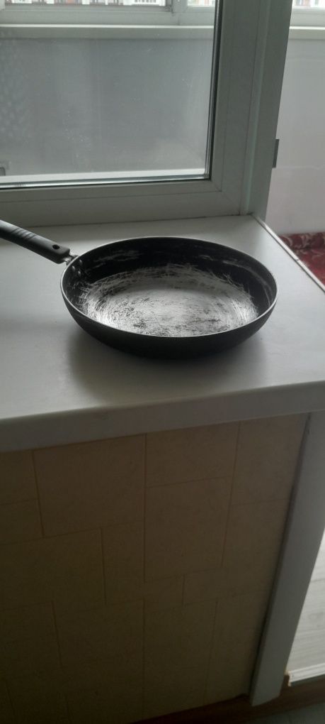 Сковороды разные