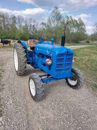 Vând tractor marca Ford 4000