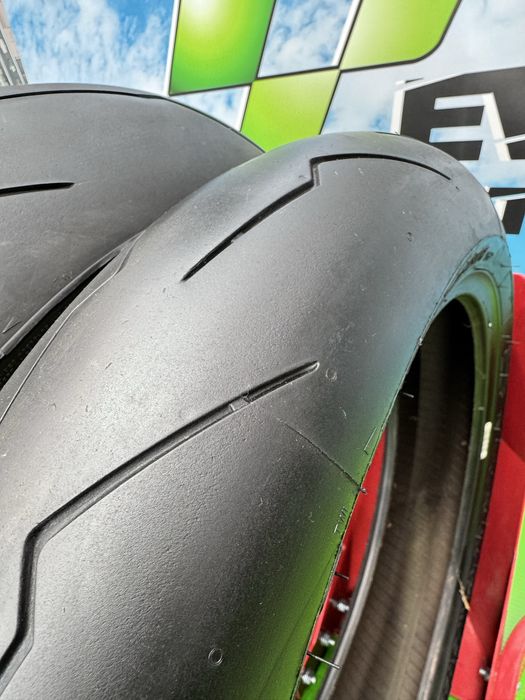 Set Anvelope Moto 120 70 17 si 200 55 17 Pirelli 2023 Semislick set124