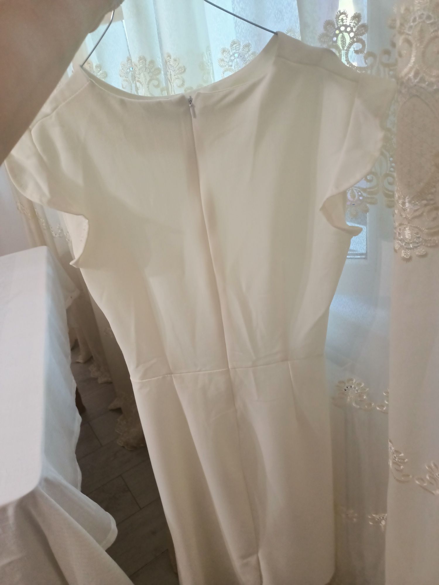 Rochie de zi alba