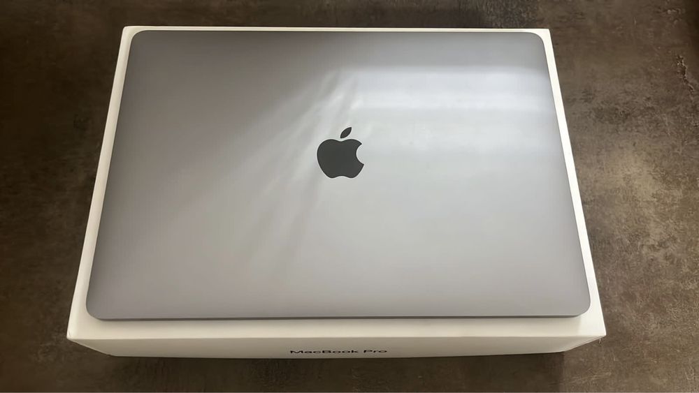 Продается Macbook pro 13 inch,2016