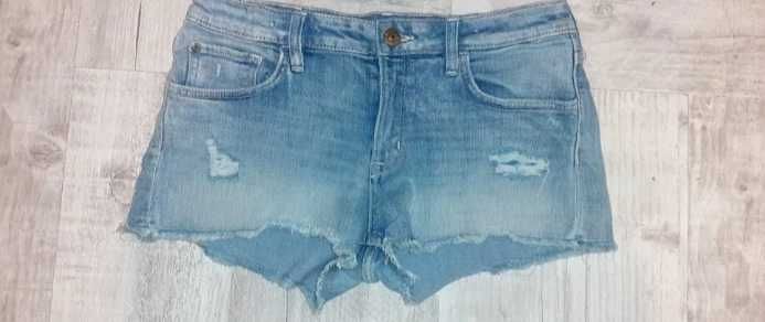Blugi pana la genunchi mas XS, Pull&Bear+ pantaloni scurti