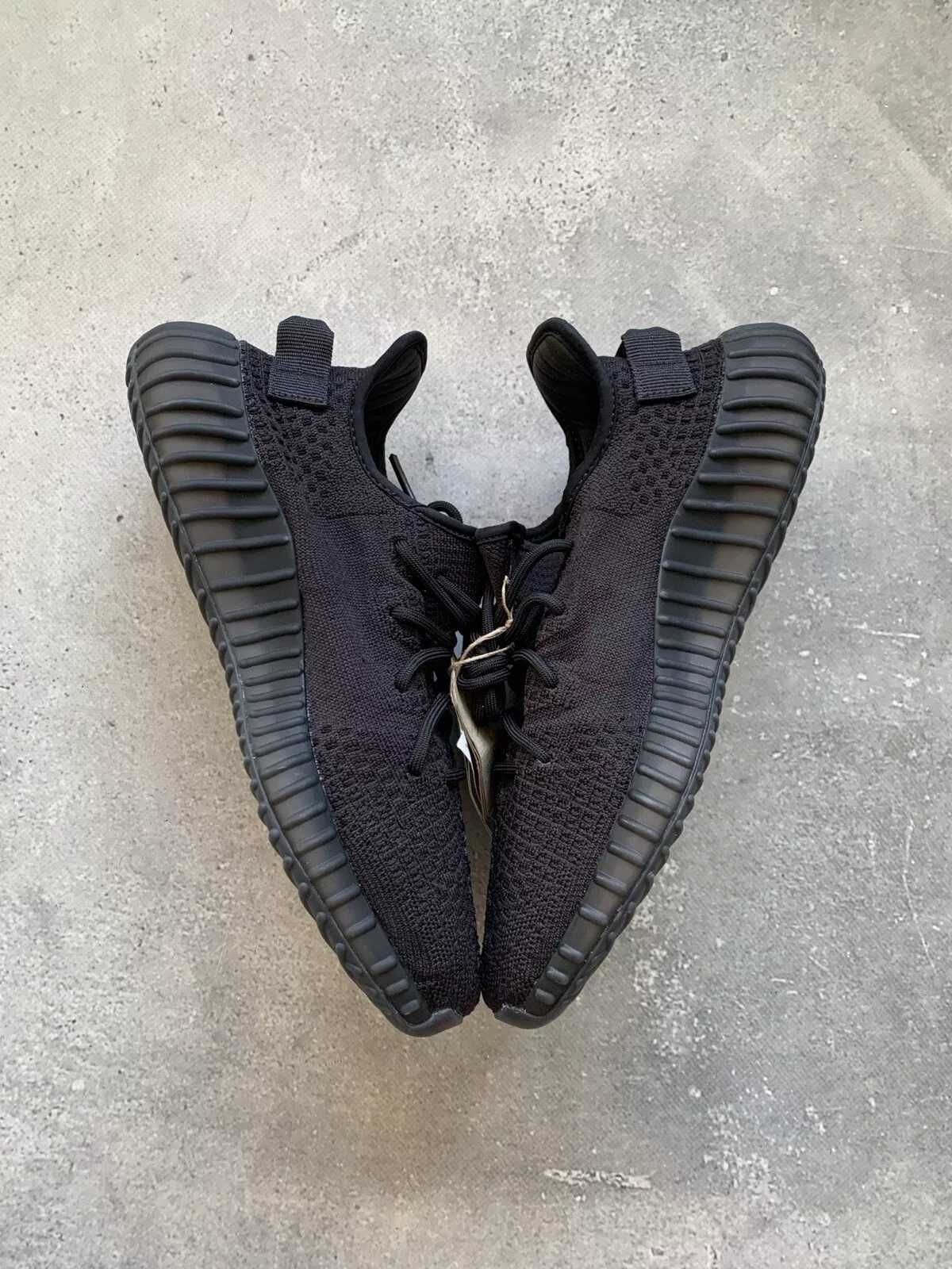 Yeezy Boost 350 Black Onyx Adidas Sneakers - REDUCERE