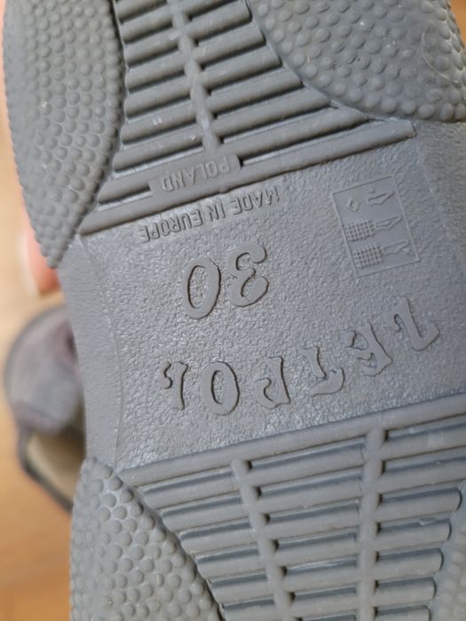 Sandale  baiat. Mărimea 33.       .