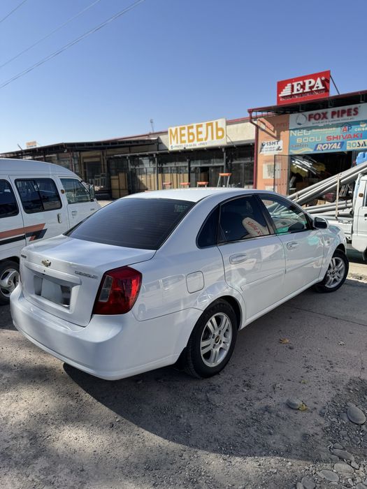 Lasetti 1.8 yaxshi xolatda