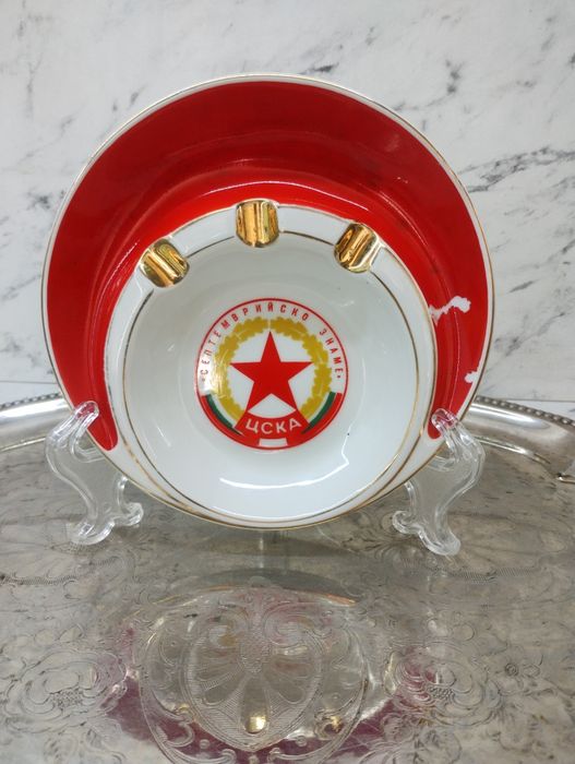 Два български п.пелника.