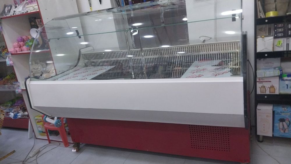 Витрина холодильник