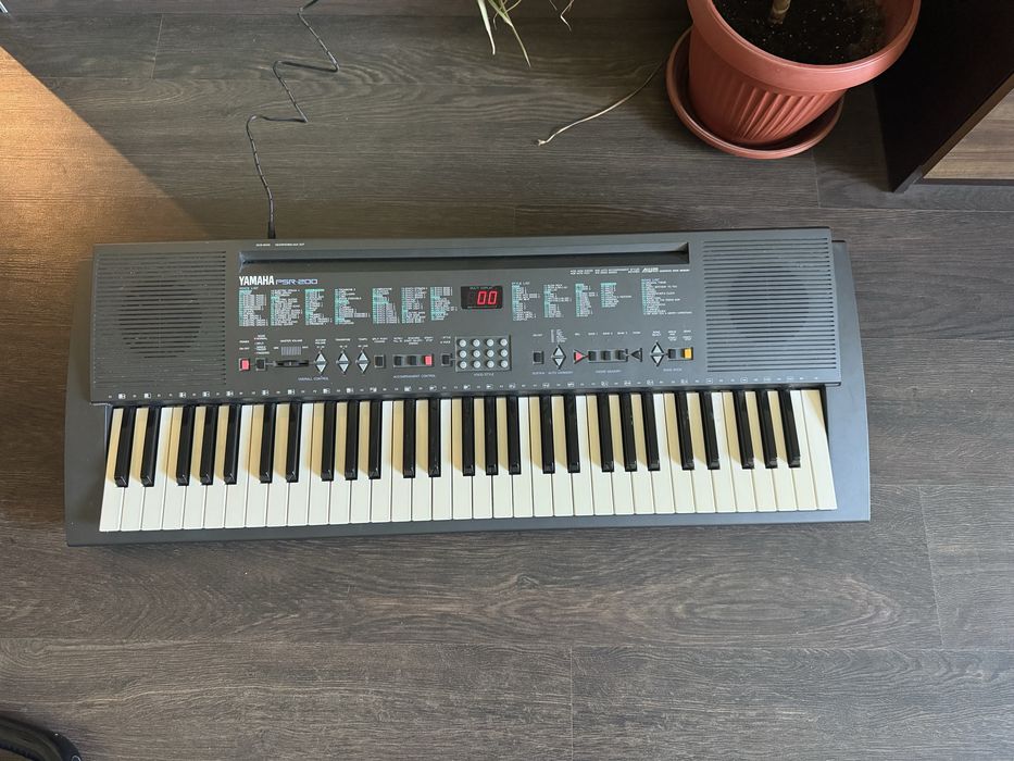 Синтезатор йоника Yamaha PSR-200
