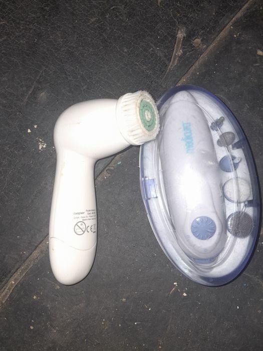 Set manichiura pedichiura și perie faciala,150ron negociabil