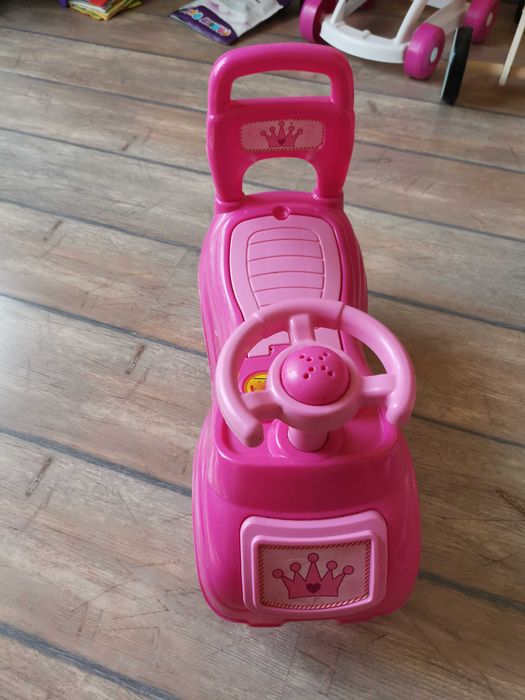 Розова кола момиче