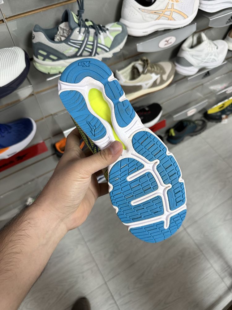 Mizuno на скидке беговые кроссовки оригинальные Мизуно Wave