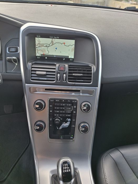 Volvo XC 60 2016 2L Diesel  150 CP 240000 km  11500 e Garanție! Credit