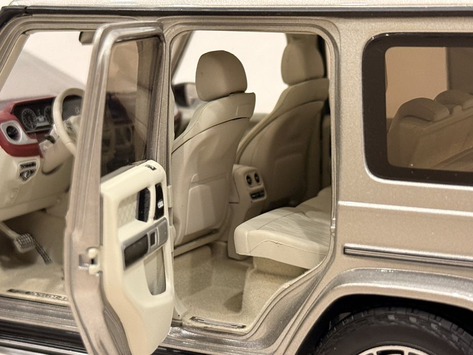 Mercedes G500 W463 2019 Limited 1:18 Minichamps