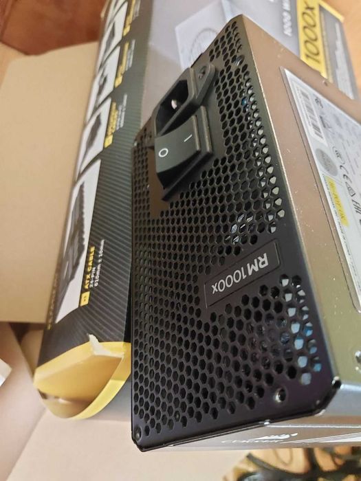 Corsair RM1000X 80+Gold - 1000W компютърно захранване