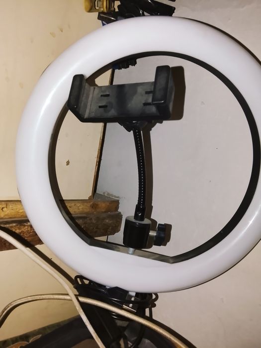 Продам настольную лампу