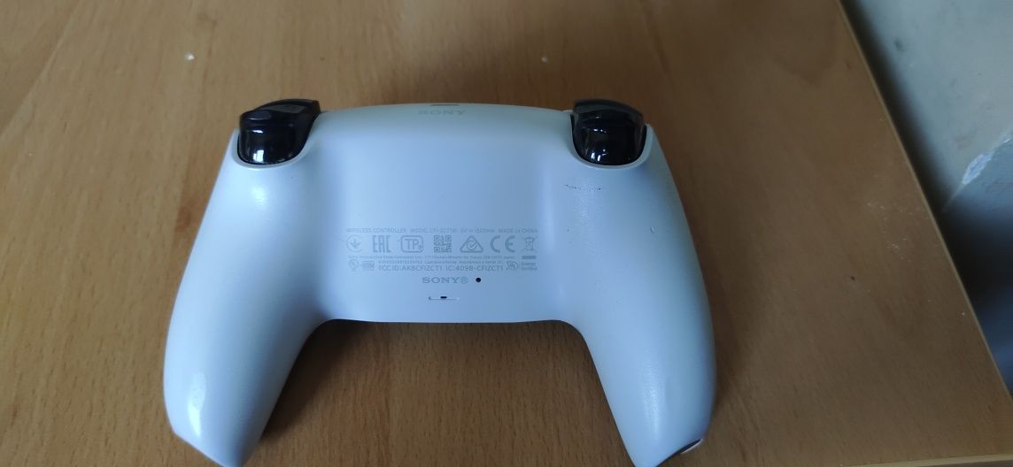 Ps5 controller използван 3 пъти