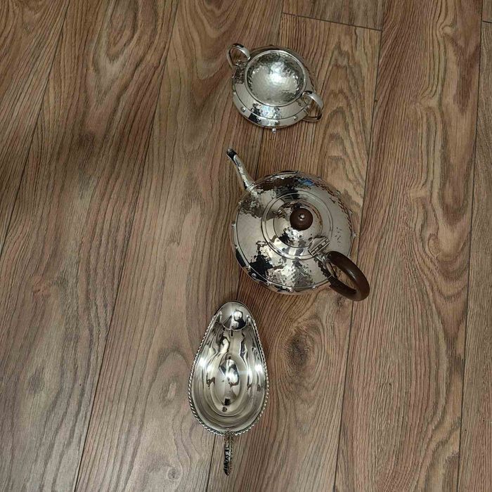 Комплект с елегантен Georgian Revival / ранно Art Deco дизайн