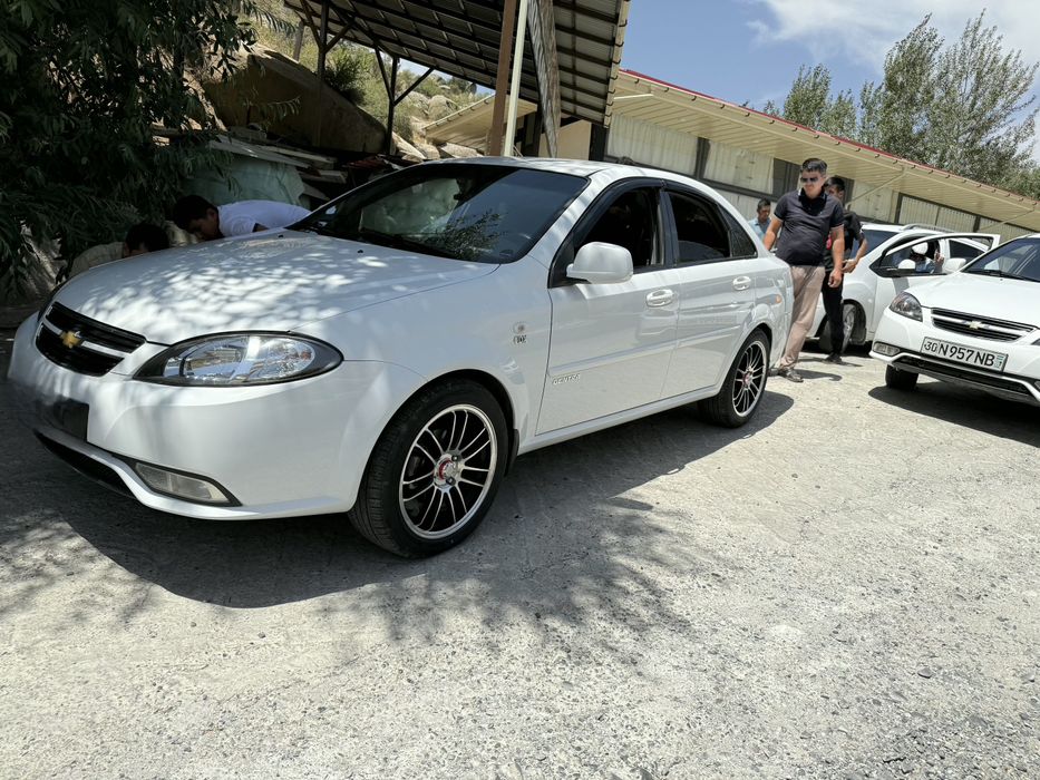 Lasetti jentira 2012 y 2pazitsiya 1.8 mator