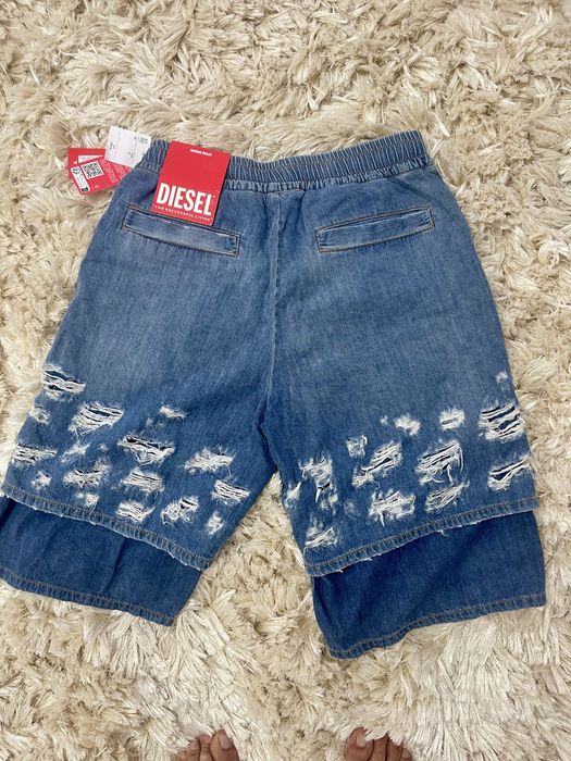 Pantaloni Bermude Diesel Originali produs Nou redus 60%