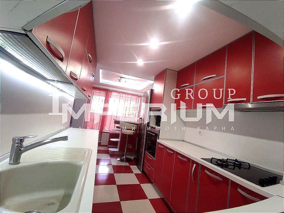 100кв.м. Тристаен апартамент под наем в района на Гръцка махала, гр.