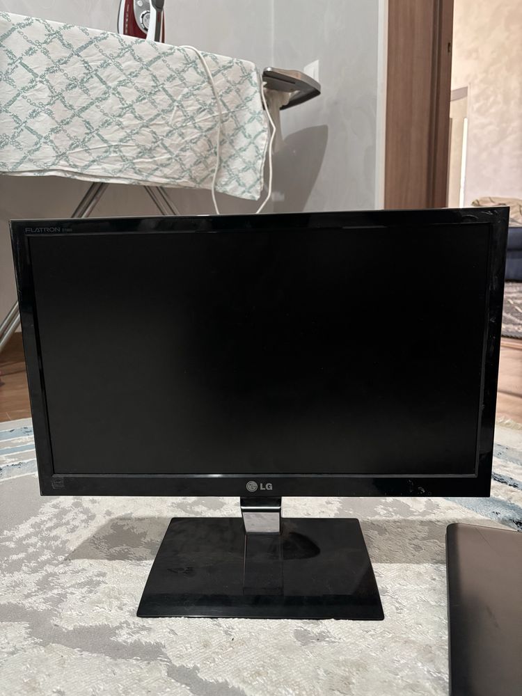 Монитор LG в отл состояний