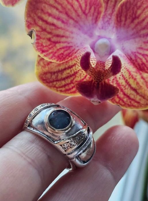 Пръстен от злато и сребро с диаманти и черен опал