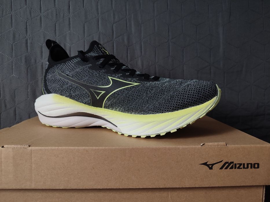Mizuno Wave Neo Wind