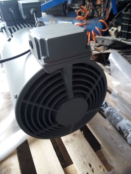 Продавам мотор-редуктор Bauer BK50-16UA/DHE13LA4