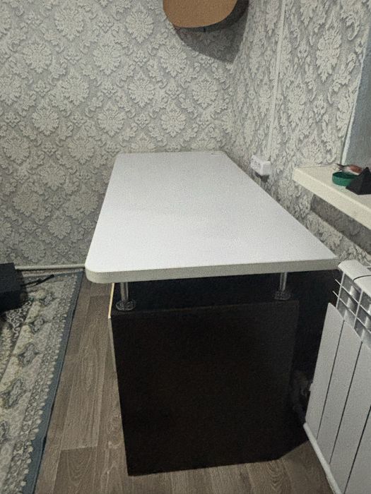 Продам компьютерный стол