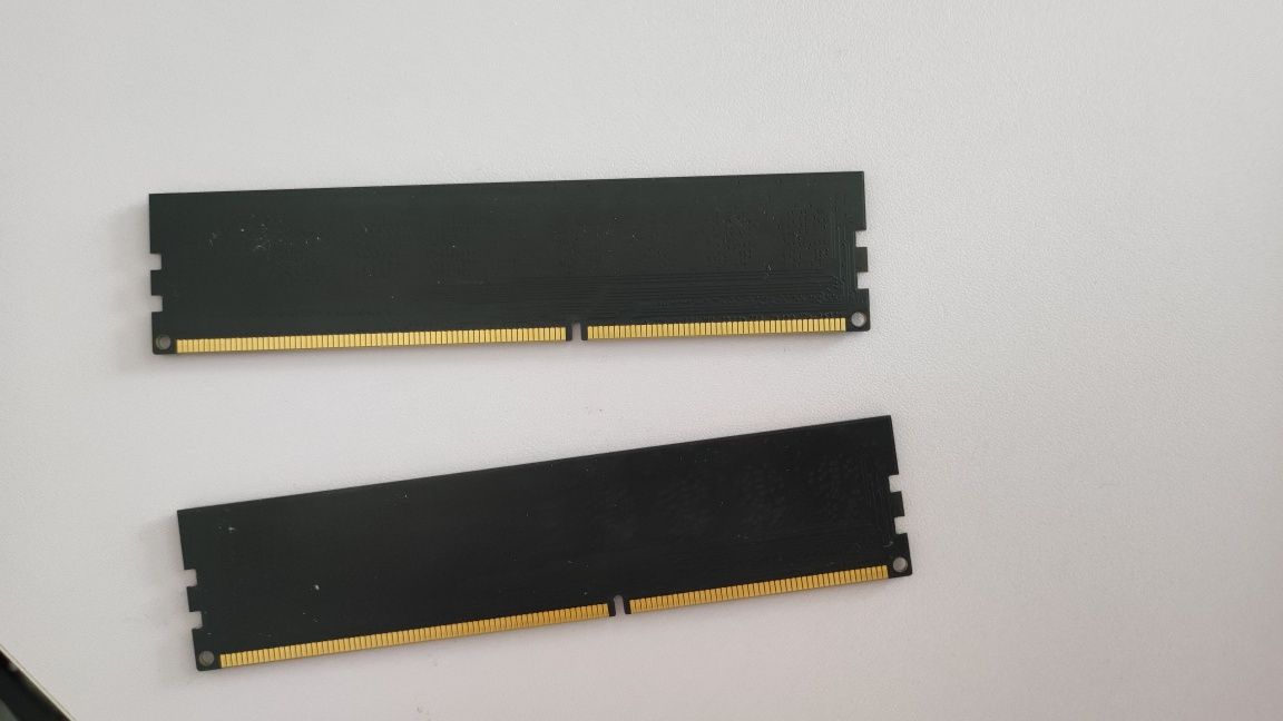 Продаю оперативную память Team Group DDR3 TED34G1600C1101 4Gb