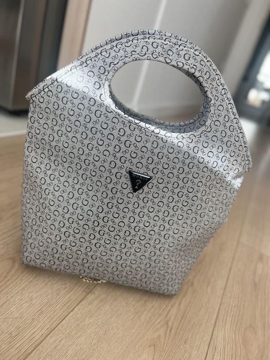 Оригинална чанта guess
